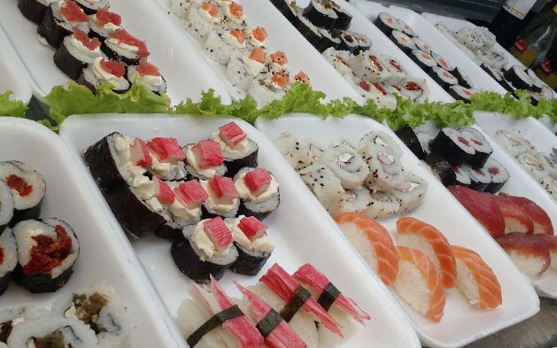 Naru Sushi - Combinado de 15 peças de sushi - fortaleza 