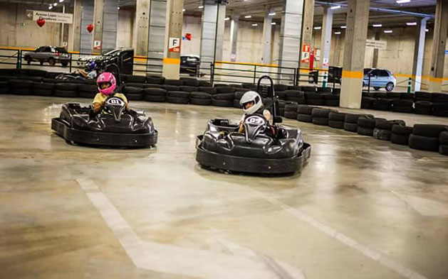 Corrida de Kart: 20 voltas (Estacionamento do Via Sul)